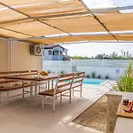 Villa Mit Salzwasserpool, Billard, Tischtennis Und In Strandnaehe
